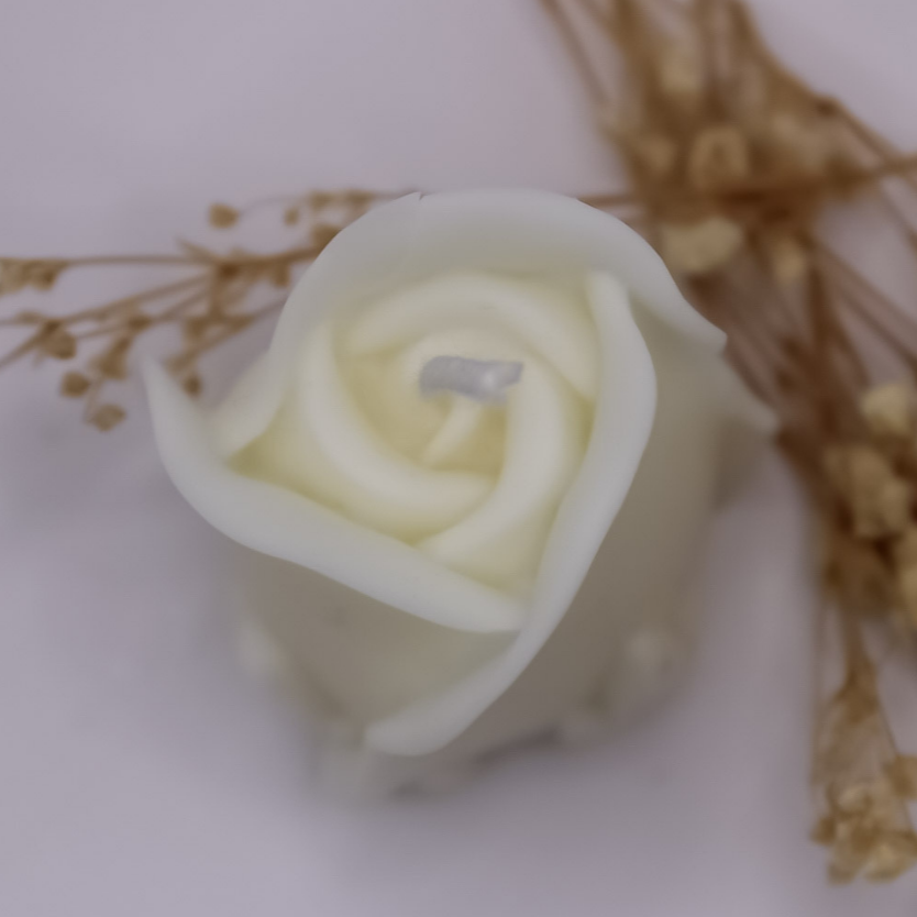 Candela artigianale a forma di bocciolo di rosa - LumiHer